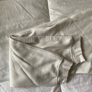 Lululemon White Scuba joggers- size 10